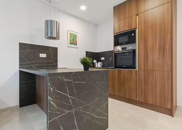 Lam Jegeho Alej - Jacuzzi - Free Parking Appartement *